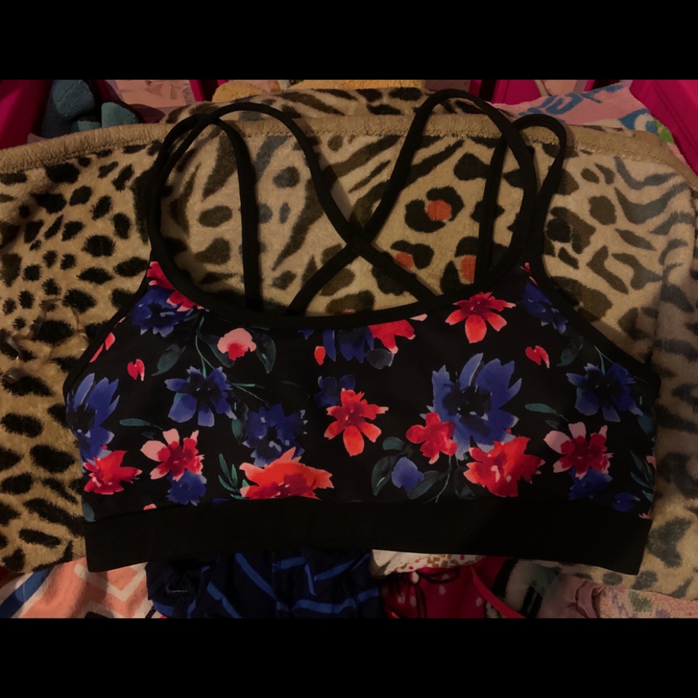 Top with flowers 🌺